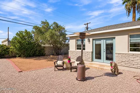 Exterior - 4002 N 32nd Pl, Phoenix, AZ 85018 photo 3 of 5