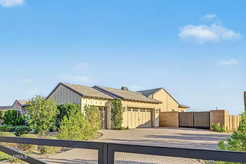 Exterior - 8323 E Regina Cir, Mesa, AZ 85207 photo 3 of 11