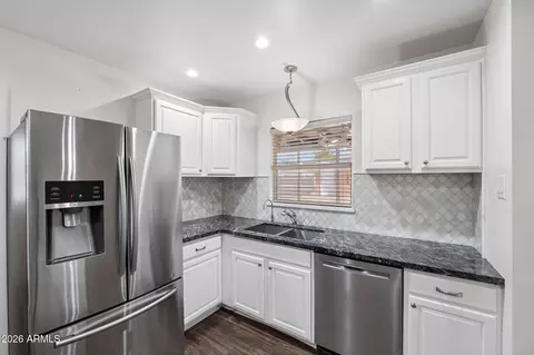 Kitchen - 1802 E Missouri Ave, Phoenix, AZ 85016 photo 3 of 7