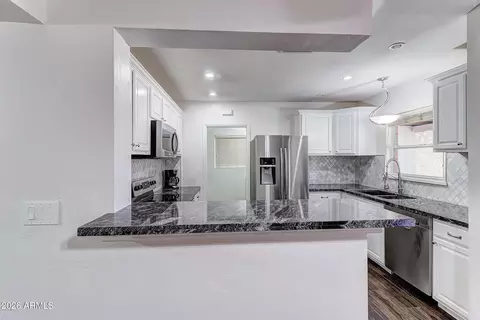Kitchen - 1802 E Missouri Ave, Phoenix, AZ 85016 photo 6 of 7