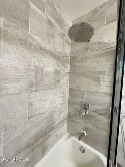 Bath - 1802 E Missouri Ave, Phoenix, AZ 85016 photo 5 of 5