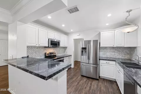 Kitchen - 1802 E Missouri Ave, Phoenix, AZ 85016 photo 5 of 7