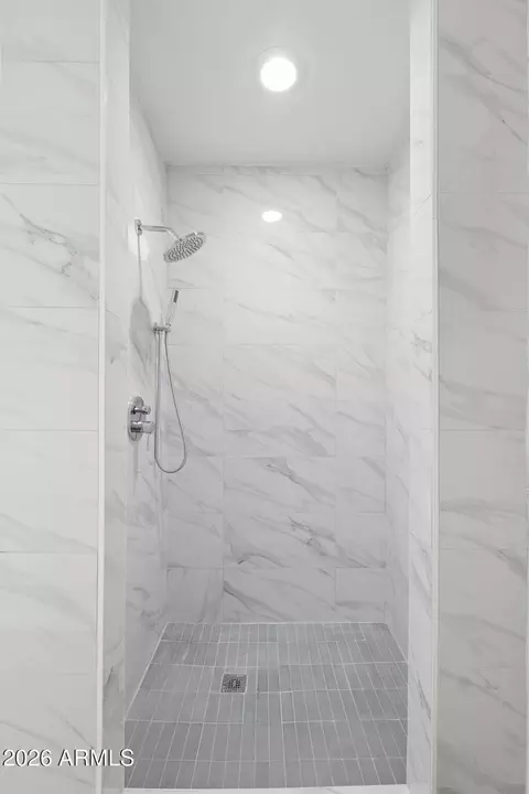 Bath - 1802 E Missouri Ave, Phoenix, AZ 85016 photo 2 of 5