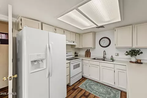 Kitchen - 4111 E Dover St E, Mesa, AZ 85205 photo 4 of 4