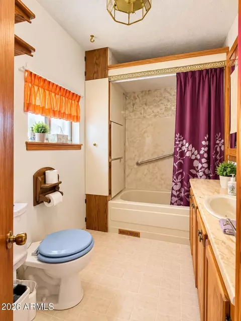 Bath - 471 Comanche St, Flagstaff, AZ 86005 photo 1 of 1
