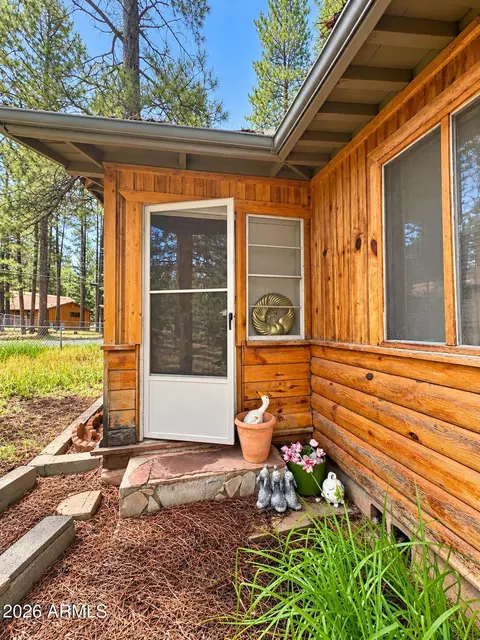 Exterior - 471 Comanche St, Flagstaff, AZ 86005 photo 2 of 8