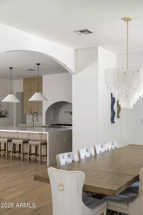 Dining - 4202 N 33rd St, Phoenix, AZ 85018 photo 1 of 4