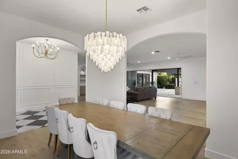 Dining - 4202 N 33rd St, Phoenix, AZ 85018 photo 3 of 4
