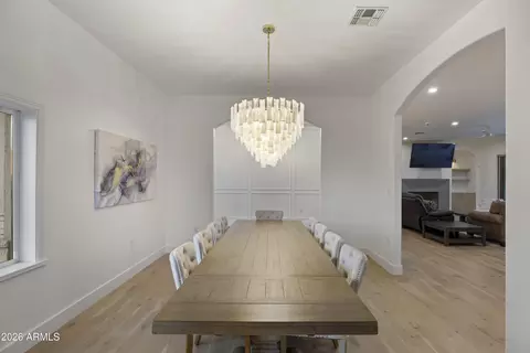 Dining - 4202 N 33rd St, Phoenix, AZ 85018 photo 4 of 4
