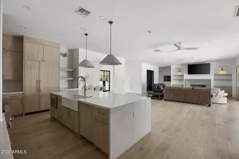 Kitchen - 4202 N 33rd St, Phoenix, AZ 85018 photo 8 of 9