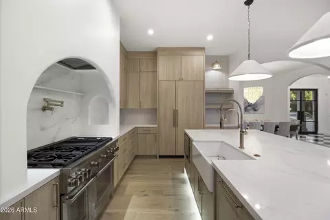 Kitchen - 4202 N 33rd St, Phoenix, AZ 85018 photo 7 of 9