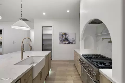Kitchen - 4202 N 33rd St, Phoenix, AZ 85018 photo 6 of 9