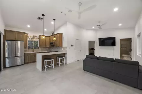 Entry Way - 4202 N 33rd St, Phoenix, AZ 85018 photo 3 of 3