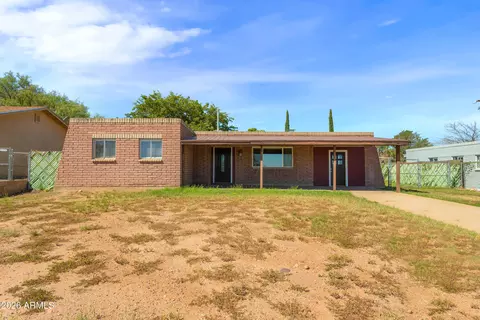 211 N Fairbanks St, Huachuca City, AZ 85616