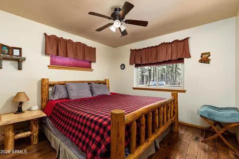 Bedroom - 7835 E Knighthood Ln, Williams, AZ 86046 photo 6 of 6