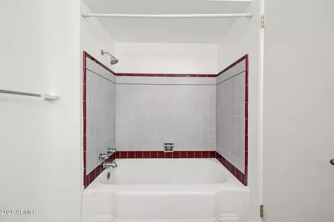 Bath - 4518 N 9th Ave, Phoenix, AZ 85013 photo 3 of 3
