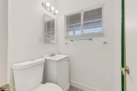 Bath - 4518 N 9th Ave, Phoenix, AZ 85013 photo 1 of 3