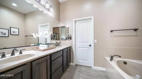 Bath - 1817 N Red Clf, Mesa, AZ 85207 photo 1 of 3
