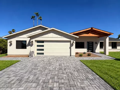 5220 E Winchcomb Dr, Scottsdale, AZ 85254