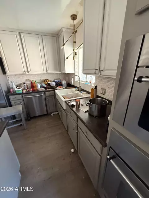 Kitchen - 7102 N 17th Dr, Phoenix, AZ 85021 photo 4 of 5