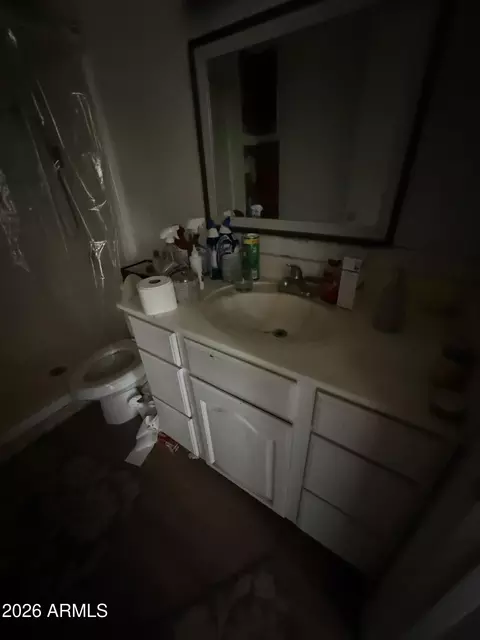 Bath - 7102 N 17th Dr, Phoenix, AZ 85021 photo 2 of 5