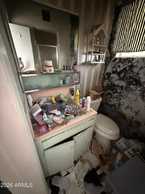 Bath - 7102 N 17th Dr, Phoenix, AZ 85021 photo 4 of 5