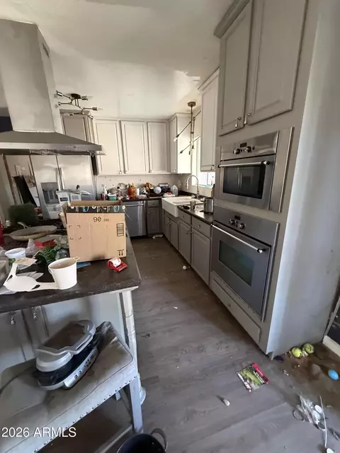 Kitchen - 7102 N 17th Dr, Phoenix, AZ 85021 photo 3 of 5