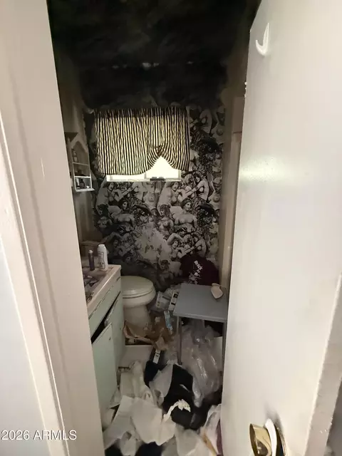 Bath - 7102 N 17th Dr, Phoenix, AZ 85021 photo 3 of 5