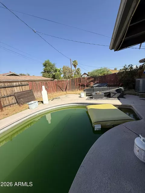 Exterior - 7102 N 17th Dr, Phoenix, AZ 85021 photo 8 of 12