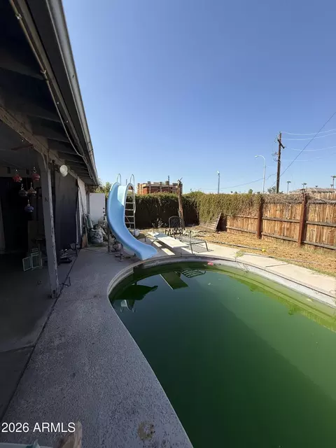 Exterior - 7102 N 17th Dr, Phoenix, AZ 85021 photo 9 of 12