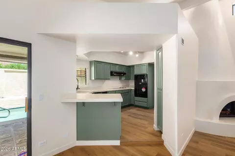 Kitchen - 4850 E Paseo Way, Phoenix, AZ 85044 photo 1 of 3