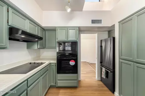 Kitchen - 4850 E Paseo Way, Phoenix, AZ 85044 photo 3 of 3