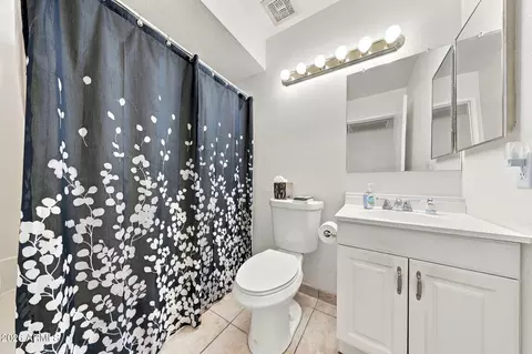 Bath - 2158 E Claire Dr, Phoenix, AZ 85022 photo 2 of 2