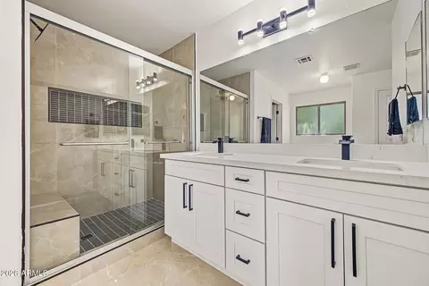 Bath - 3159 W Matthew Dr, Phoenix, AZ 85027 photo 3 of 4