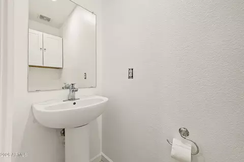 Bath - 3159 W Matthew Dr, Phoenix, AZ 85027 photo 1 of 4