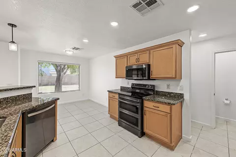 Kitchen - 3159 W Matthew Dr, Phoenix, AZ 85027 photo 3 of 4