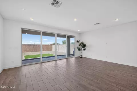 Living - 9654 E Rainbow Ave, Mesa, AZ 85212 photo 2 of 4