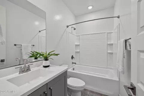 Bath - 9654 E Rainbow Ave, Mesa, AZ 85212 photo 4 of 5