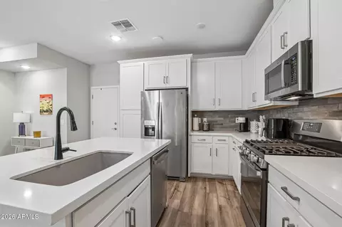 759 E Zesta Ln #102, Gilbert, AZ 85297