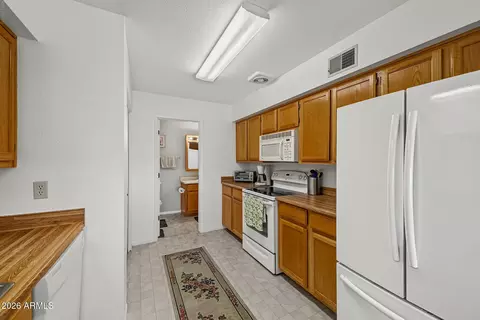 Kitchen - 3270 S Goldfield Rd #514, Apache Junction, AZ 85119 photo 5 of 6
