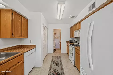 Kitchen - 3270 S Goldfield Rd #514, Apache Junction, AZ 85119 photo 1 of 6