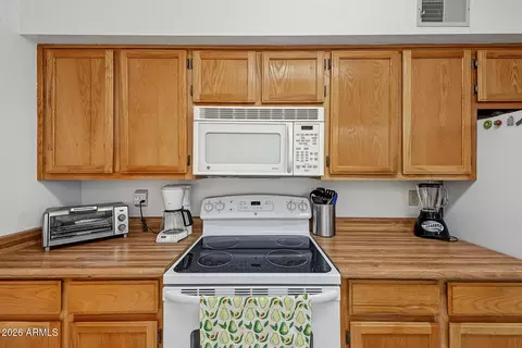 Kitchen - 3270 S Goldfield Rd #514, Apache Junction, AZ 85119 photo 3 of 6