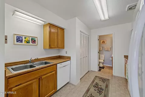 Kitchen - 3270 S Goldfield Rd #514, Apache Junction, AZ 85119 photo 6 of 6