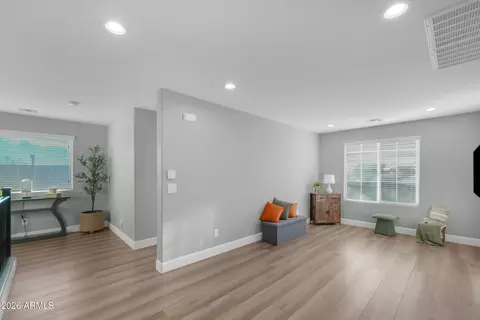 Entry Way - 7965 S Abbey Ln, Gilbert, AZ 85298 photo 4 of 5
