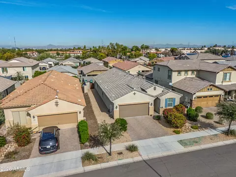 View/Area - 3710 E Branham Ln, Phoenix, AZ 85042 photo 2 of 10