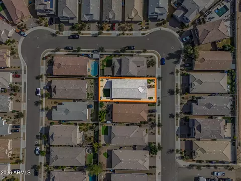 View/Area - 3710 E Branham Ln, Phoenix, AZ 85042 photo 7 of 10