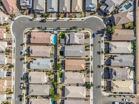 View/Area - 3710 E Branham Ln, Phoenix, AZ 85042 photo 8 of 10