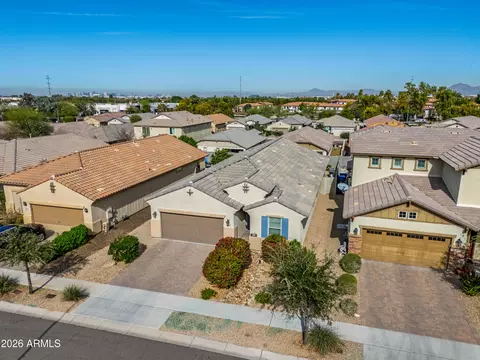 View/Area - 3710 E Branham Ln, Phoenix, AZ 85042 photo 1 of 10