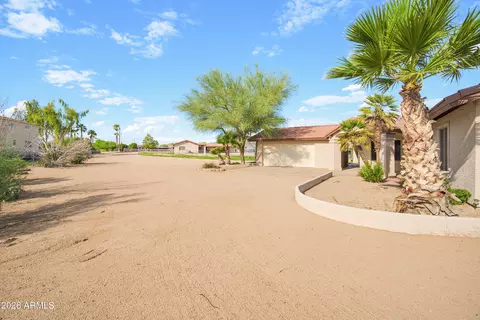 Exterior - 1302 E Maddock Rd, Phoenix, AZ 85086 photo 2 of 7
