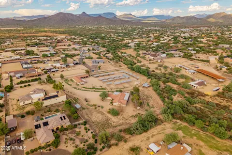 View/Area - 1302 E Maddock Rd, Phoenix, AZ 85086 photo 2 of 4